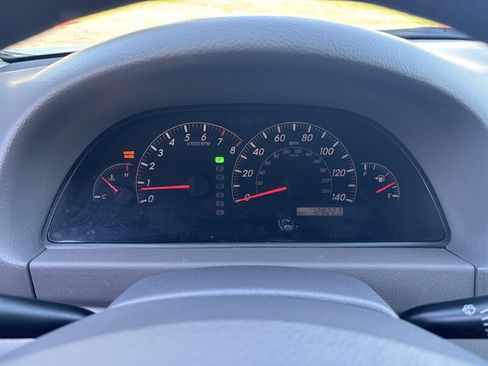 Used 2005 Toyota Camry LE FWD image 39