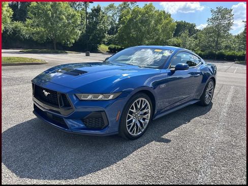 Used 2024 Ford Mustang GT Premium RWD image 3