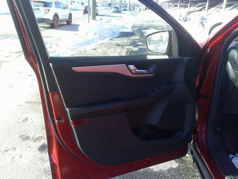 Used 2022 Ford Escape SEL image 17