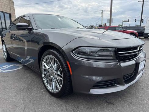 Used 2019 Dodge Charger SXT w/ Leather Interior Group RWD image 3