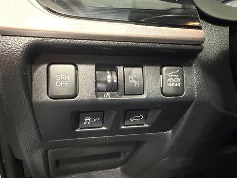 Used 2017 Subaru Forester 2.5i Touring image 34