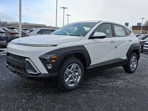 New 2026 Hyundai Kona SE image 2