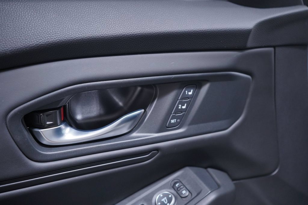 Used 2023 Honda Accord EX-L image 24