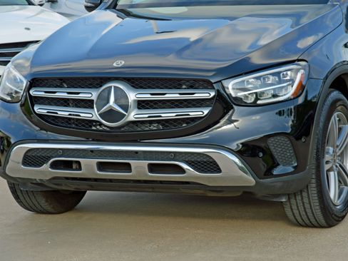 Used 2022 Mercedes-Benz GLC 300 GLC 300 SUV image 3