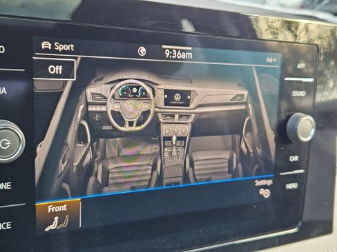 New 2025 Volkswagen Taos SE image 20