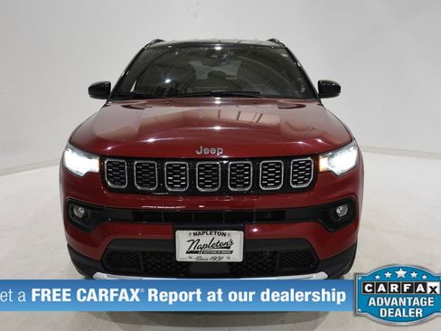 Used 2025 Jeep Compass Limited AWD/4WD image 2