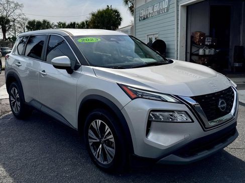 Used 2023 Nissan Rogue SV image 1