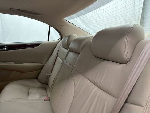 Used 2004 Lexus ES 330 image 19