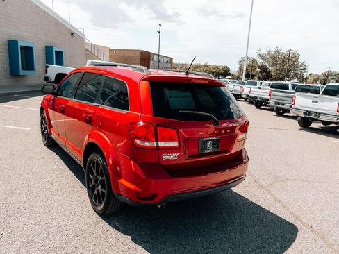 Used 2018 Dodge Journey SXT w/ Connectivity Group FWD image 11