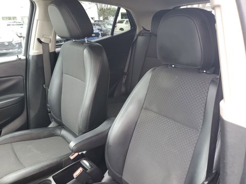 Used 2021 Buick Encore Preferred image 16