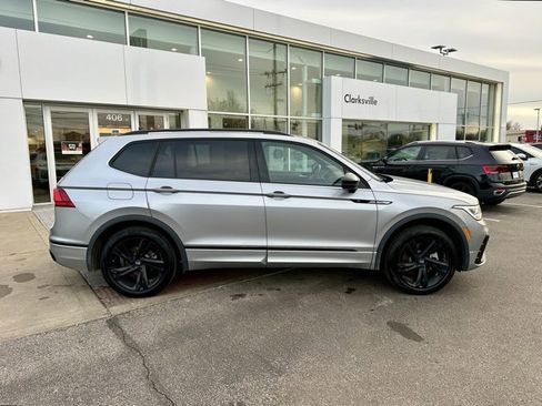 Certified 2024 Volkswagen Tiguan SE R-Line image 8