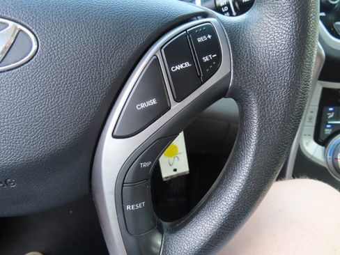 Used 2013 Hyundai Elantra GLS w/ Preferred Pkg FWD image 27