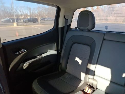 Used 2015 Chevrolet Colorado Z71 image 12