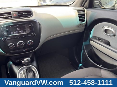 Used 2017 Kia Soul FWD image 30