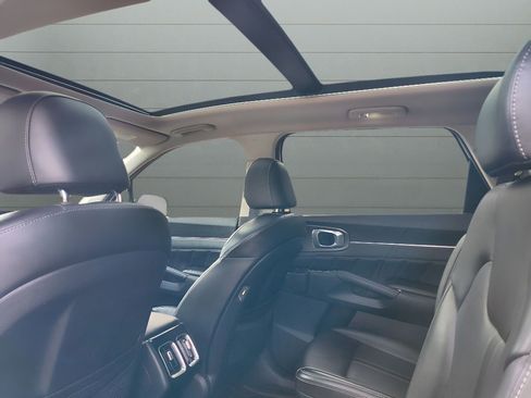 Used 2023 Kia Sorento SX image 34