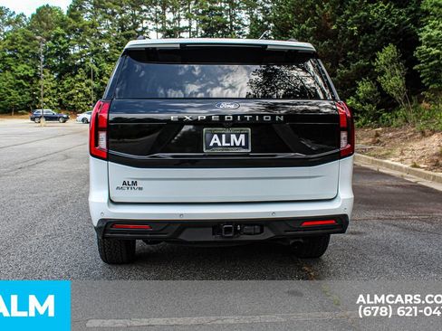 Used 2025 Ford Expedition Active AWD/4WD image 10