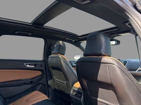 Used 2024 Ford Edge Titanium w/ Titanium Elite Package AWD/4WD image 3