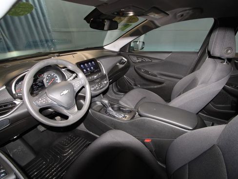 Used 2024 Chevrolet Malibu LS image 2