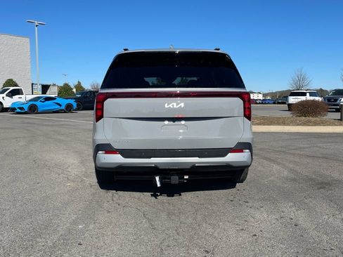 New 2026 Kia Carnival EX FWD image 5