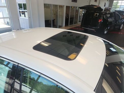 Used 2016 Toyota Avalon XLE Premium FWD image 12
