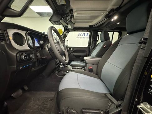 Used 2024 Jeep Wrangler Unlimited w/ Convenience Group AWD/4WD image 14