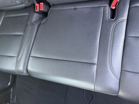 Used 2024 GMC Sierra 1500 SLT image 32