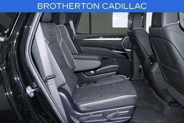 Certified 2025 Cadillac Escalade Premium Luxury w/ LPO, Floor Liner Package AWD/4WD image 33