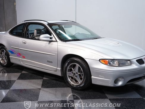 Used 2000 Pontiac Grand Prix GTP w/ Opt Pkg FWD image 13