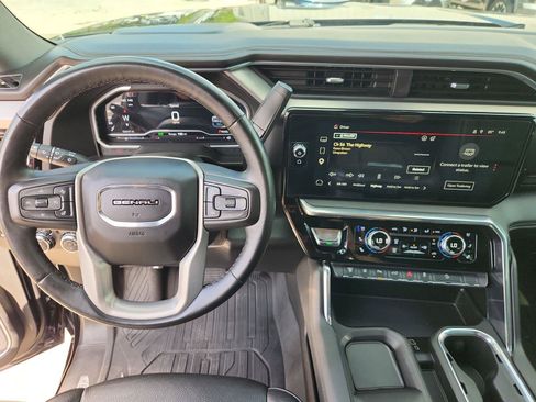 Used 2024 GMC Sierra 2500 Denali w/ Denali Reserve Package AWD/4WD image 11