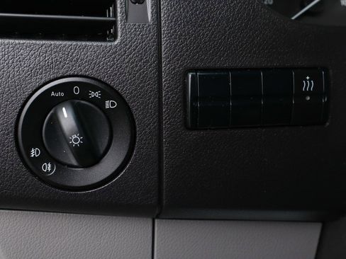 Used 2018 Mercedes-Benz Sprinter 2500 image 18