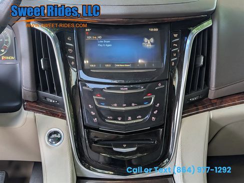 Used 2015 Cadillac Escalade Premium AWD/4WD image 13