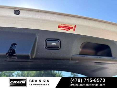 Certified 2022 Kia Telluride EX w/ EX Premium Package AWD/4WD image 16