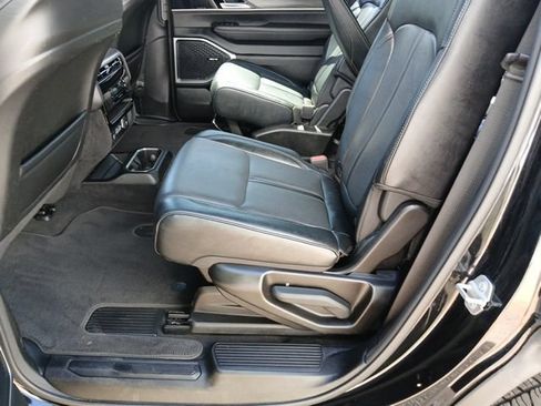 Used 2024 Jeep Wagoneer Series II AWD/4WD image 23