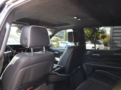 Used 2022 GMC Sierra 1500 AT4X AWD/4WD image 16