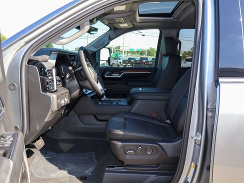 New 2026 GMC Sierra 3500 Denali w/ Denali Reserve Package AWD/4WD image 8