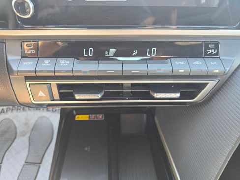 Certified 2025 Toyota Camry SE FWD image 29