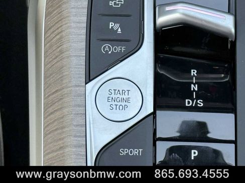 Used 2025 BMW 330i xDrive Sedan w/ Premium Package image 19