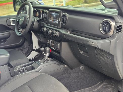 Used 2023 Jeep Gladiator Sport AWD/4WD image 28