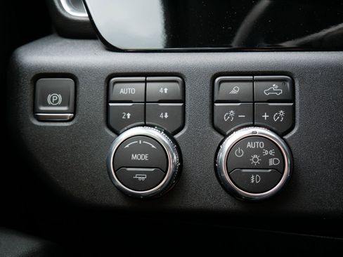 New 2025 GMC Sierra 2500 SLT w/ SLT Premium Package image 11