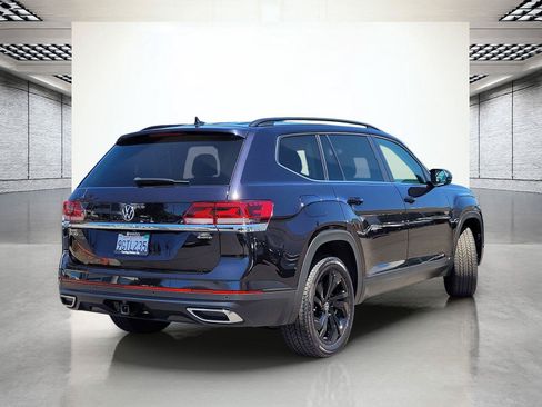 Certified 2023 Volkswagen Atlas SE w/ Black Wheel Package AWD/4WD image 6