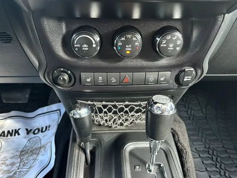 Used 2017 Jeep Wrangler Unlimited Sahara AWD/4WD image 26