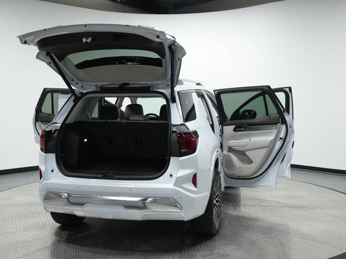 New 2026 GMC Terrain Denali w/ LPO, Black Badging Package image 10