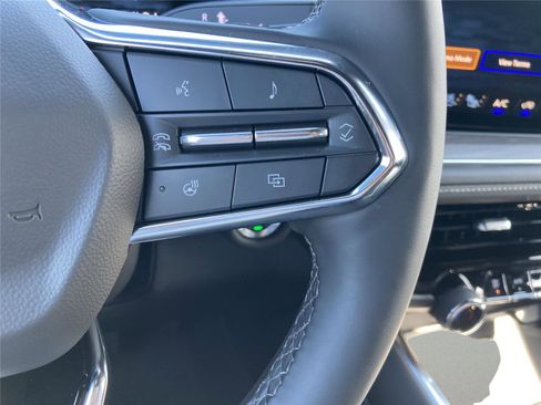 New 2026 Chevrolet Suburban Premier image 18