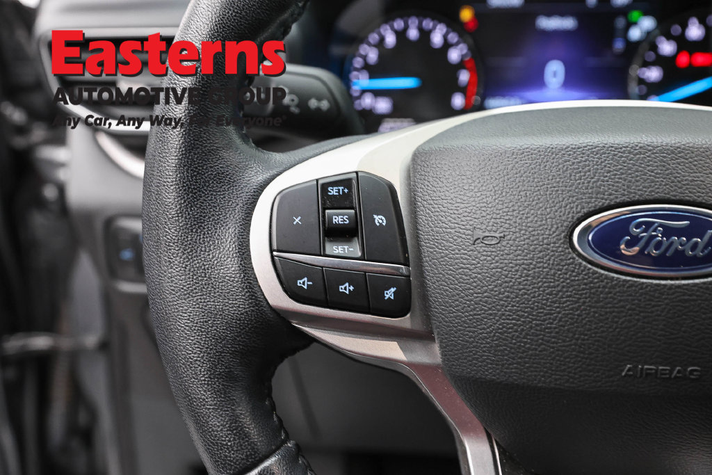 Used 2022 Ford Explorer XLT w/ Equipment Group 202A AWD/4WD image 16