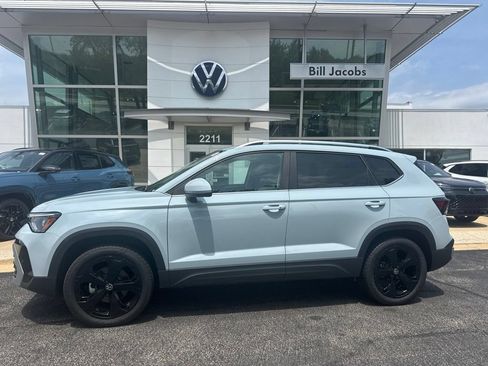 Used 2025 Volkswagen Taos SEL w/ Black Wheel Plus Package AWD/4WD image 3
