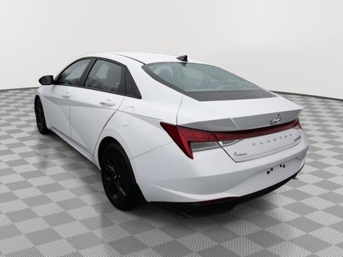 Used 2023 Hyundai Elantra Blue image 7
