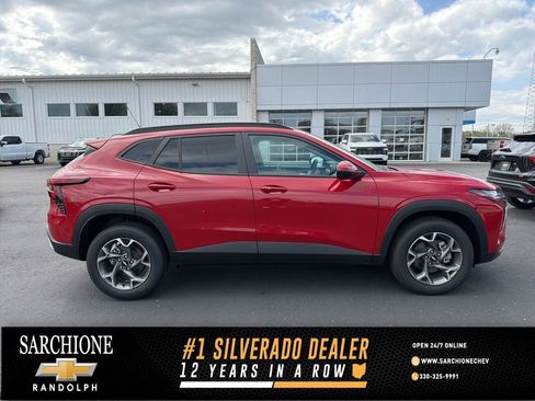 New 2026 Chevrolet Trax LT w/ LT Convenience Package FWD image 1