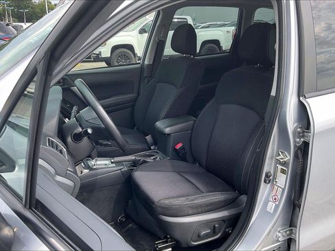 Used 2018 Subaru Forester 2.5i Premium AWD/4WD image 23
