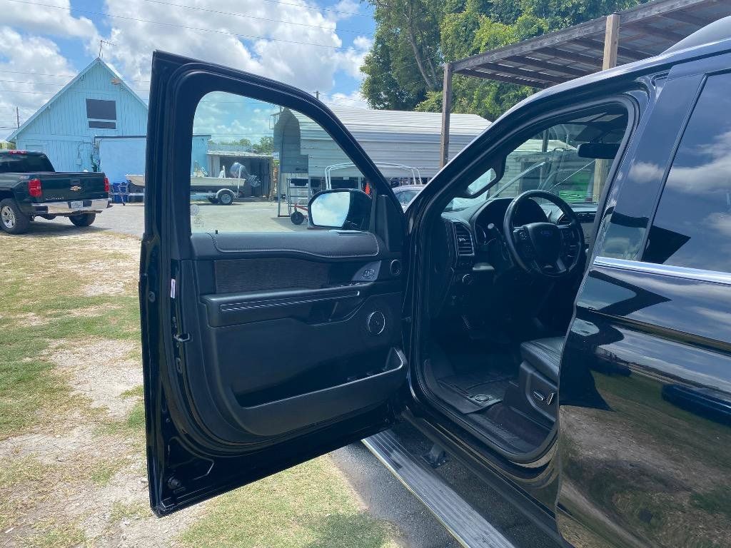 Used 2019 Ford Expedition Limited RWD image 13