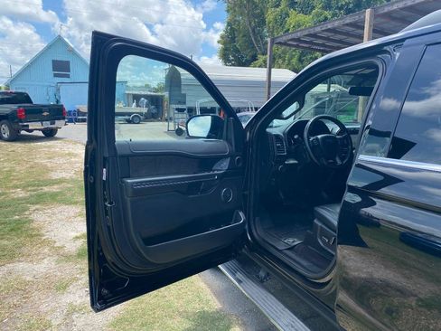 Used 2019 Ford Expedition Limited RWD image 13